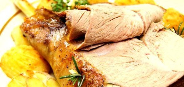 Баранья нога в лимонно-чесночном маринаде