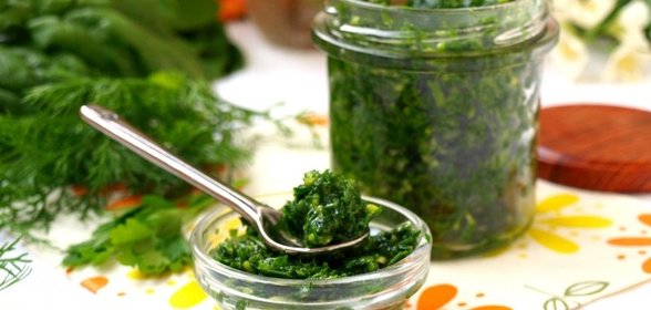 Зелёный соус из шпината