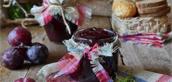 Гастрономический конфитюр из сливы с чабрецом и бергамотом
