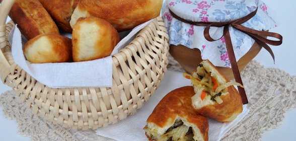 Пирожки с папоротником и капустой по-камчатски