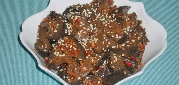 Закуска из маринованных баклажанов с аджикой