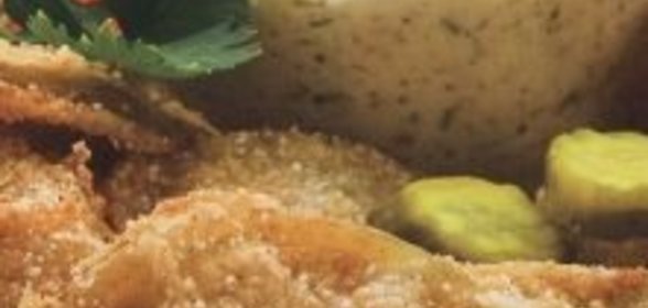 Соус из хрена с брусникой