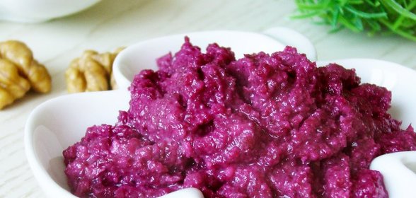 Свекольное песто из маринованной свеклы