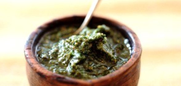 Песто из укропа и кедровых орешков