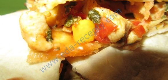 Мексиканская кесадилья с курицей и сыром