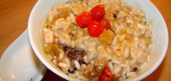 Рисовая каша с орехами и сухофруктами (постный вариант)