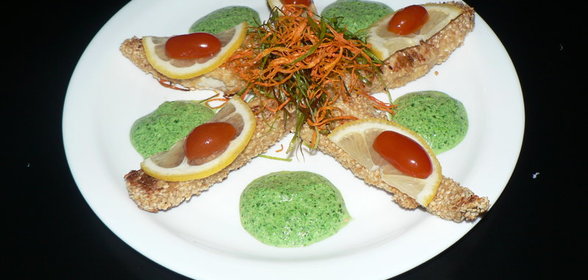 Судак, жаренный в панировке из кунжута