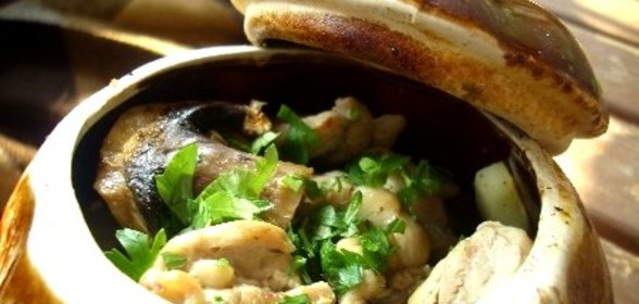 Грибы в горшочках