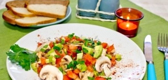 Салат из сырых шампиньонов