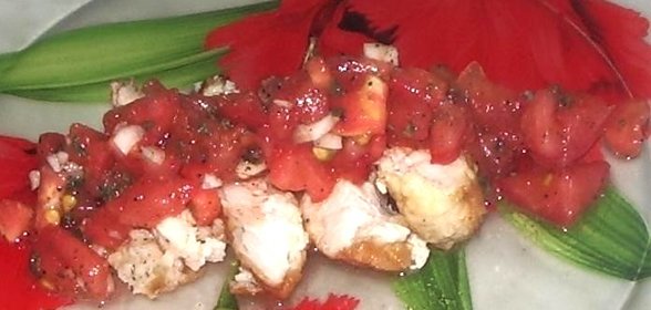 Куриное филе с соусом сальса