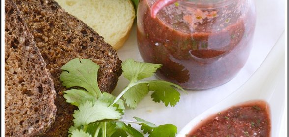 Клубничный соус с перцем чили