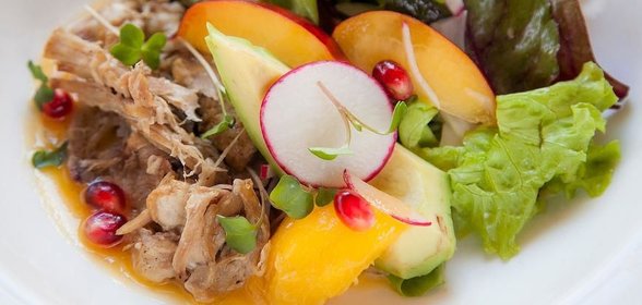 Тапас из белого хлеба с разными начинками