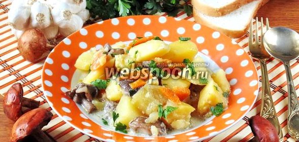 Подосиновики с картошкой и луком-пореем в сметане