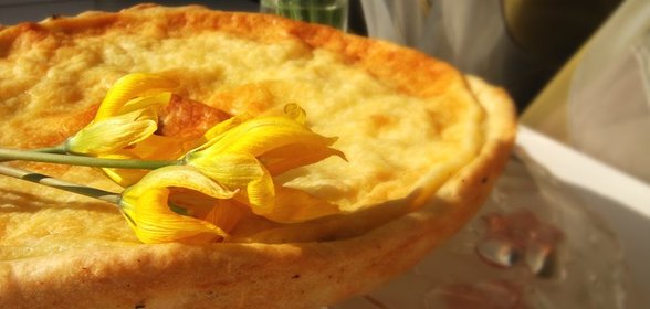 Пирог из рубленого слоеного теста с маком и сметаной