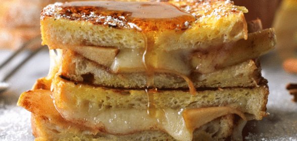 Французский тост с яблоком и сыром