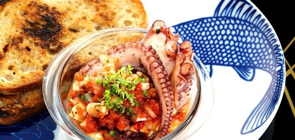 Сальса с кальмарами и осьминогом