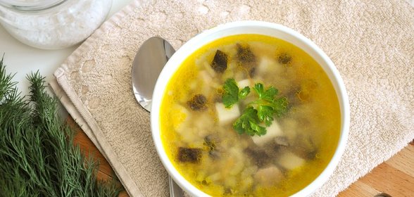 Грибной суп с перловкой и сельдереем