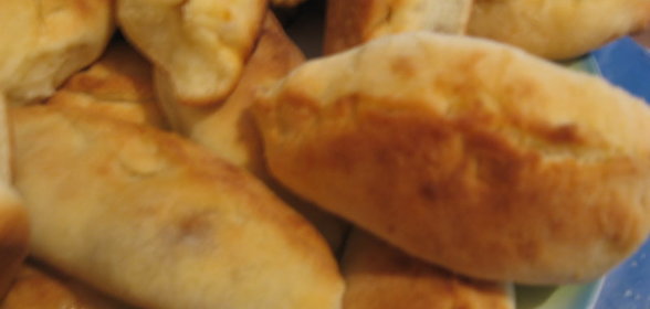 Пирожки десертные с тыквой, черносливом и грецкими орехами