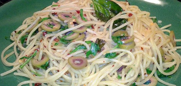 Паста с рукколой и домашними заправками, потенциально ежевечернее блюдо