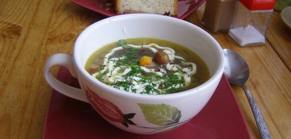 Бобовый суп с копчёными кобаньими хвостиками