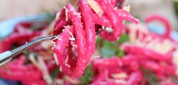 Паста Букатини со свекольным песто