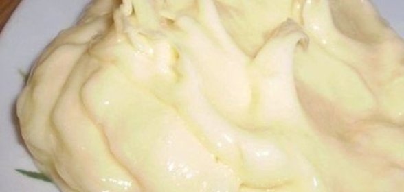 Соус яично-масляный с томатом