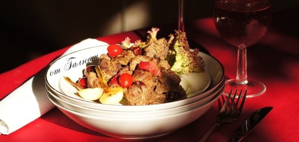 Томленая телятина с овощами