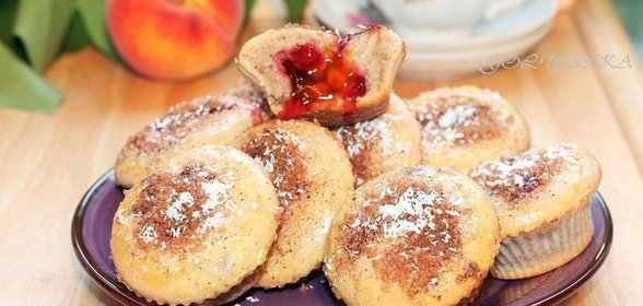 Берлинские маффины с ягодами и джемом