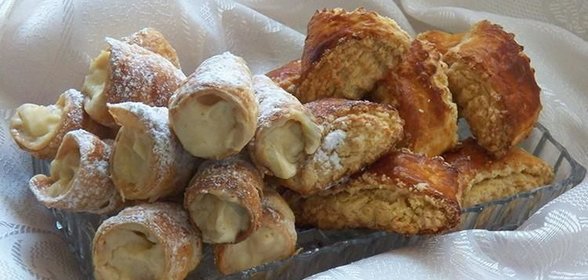 Гата и трубочки из слоеного теста