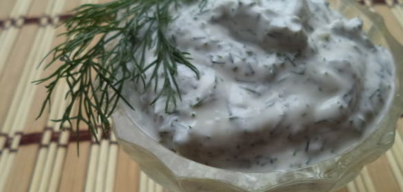 Соус сметанный с чесноком и укропом