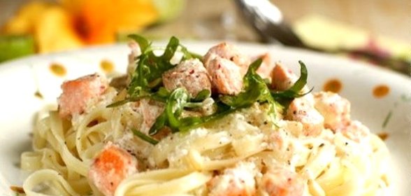 Семга в сливочно-чесночном соусе