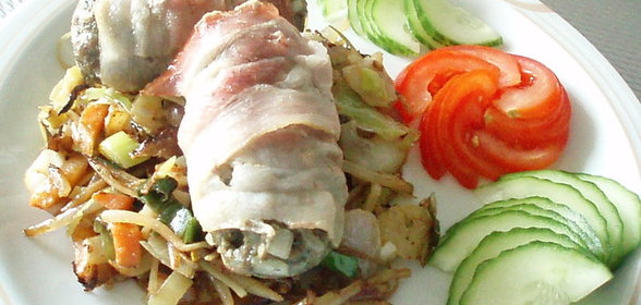 Колбаски из ягнятины в беконе