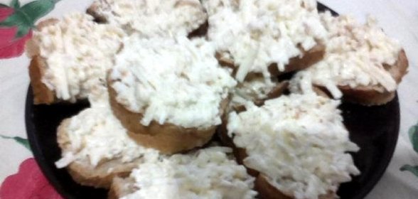 Сырная паста с чесноком