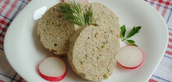 Колбаса из курицы на пару