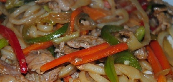 Удон со свининой