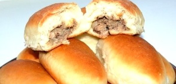 Пирожки с консервированной рыбой