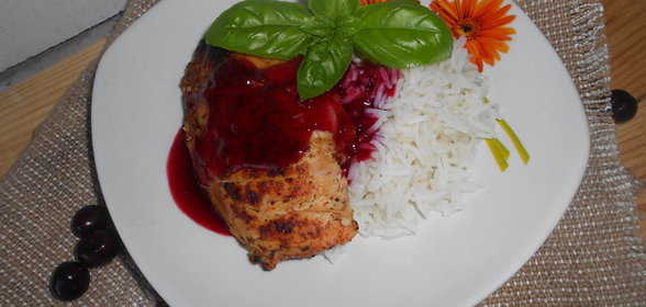 Рис Басмати с куриной грудкой и вишневым соусом