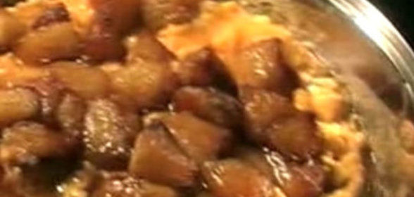 Яблочный омлет фламбе