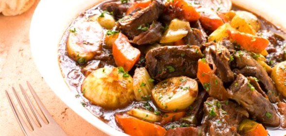 Бычьи хвосты с овощами