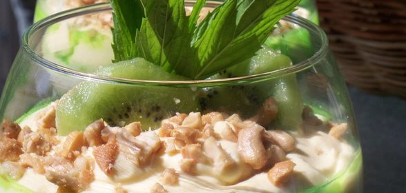 Баранина, запеченная с яйцами и овощами