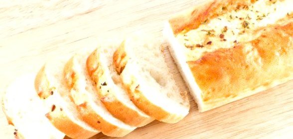 Постный хлеб из спельтовой муки с розмарином и зеленым перцем