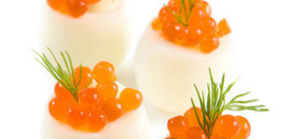 Яйца, фаршированные икрой