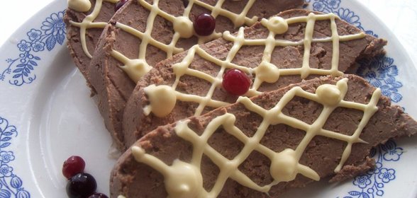 Нежный паштет из куриной печени и сердечек