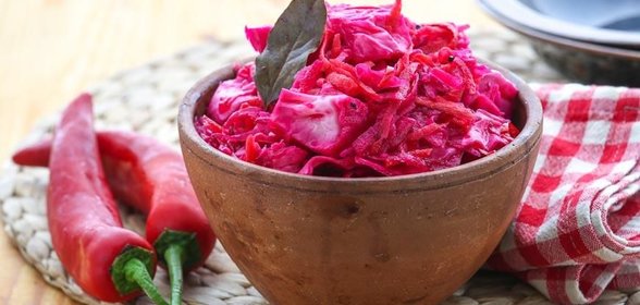 Маринованная капуста со свеклой