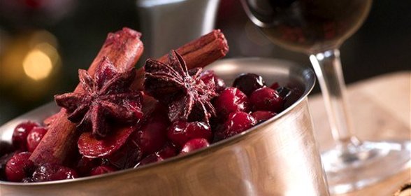 Клюквенный соус с портвейном и корицей