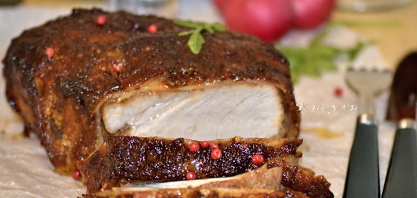 Свинина карамелизованная в беконе