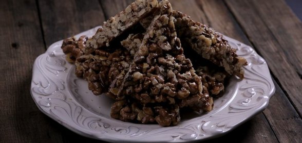 Гозинаки (Грецкие орехи с медом)