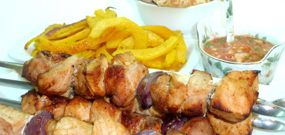 Мясо на шампурах, тыква на гриле, сальса аля Пико-де-гальо Закрытие сезона Айда на пикник