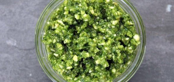 Соус песто из петрушки