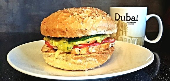 Чикенбургер с голландским соусом